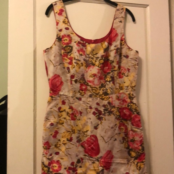 Flower pattern dress - Picture 2 of 5